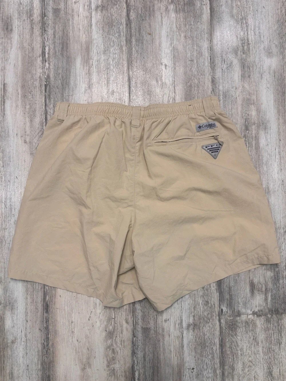 Columbia PFG Omni-Shade Fishing Shorts Mens S Beige Mesh Lined 6” Inseam